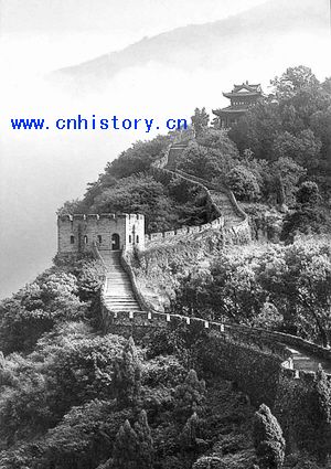 蜿蜒雄壮的古长城