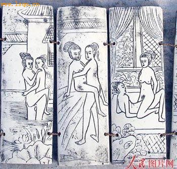 <em>男女</em>赤身裸体,做出各种不同的<em>性爱</em>姿势