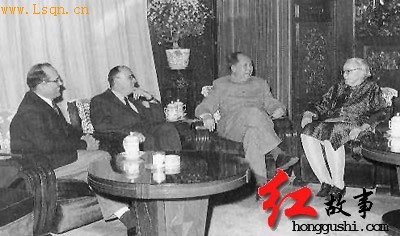 1964��1��18�գ�ë�󶫻������˹̹���������˹���ʣ���һ������ذף���һ����