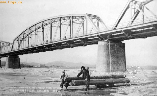 老照片中的丹东鸭绿江大桥