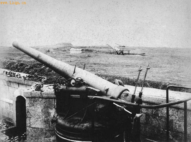 ���<span class=zhu>[ע: ���  �峯ͳ���й��Ļ�����װ��������������彨��������ӣ�ͨ��ս���������������������ַ�չ�ɹŰ���ͺ������죬��ʷ��ͳ��Ϊ�����]</span>������ڼ���Ұ���