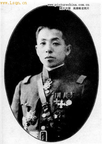 ��ѧ������һ�����侵ͷ