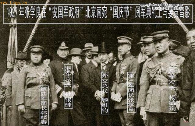 ��ѧ������һ�����侵ͷ