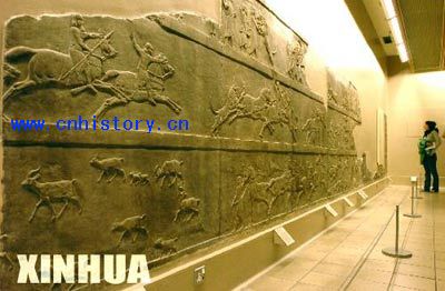 ����3��10�գ�һ����Ů�ڴ�Ӣ����ݹۿ����µ��������� �»�����߳�����