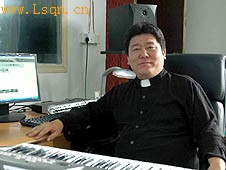 CH08590_studio1.jpg