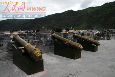 北门上的炮台 北门上的炮台