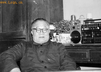 ���С�����������񸸰�Ϣ���������ʮ����