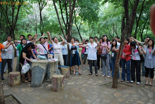 北京基督教三教堂未婚青年共赴“百合谷之约”