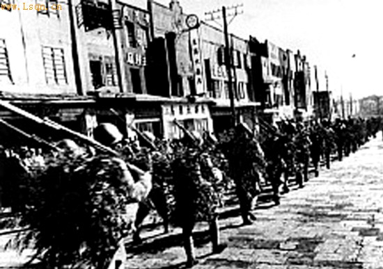 亲历者忆贵阳解放:城头飘动特制的五星红旗