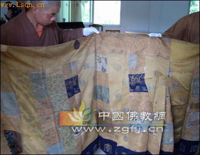 宁德华严寺花费55万<a class="channel_keylink" href="/ChinaHistory/yuan/">元</a>复制支提寺云锦袈裟【图】