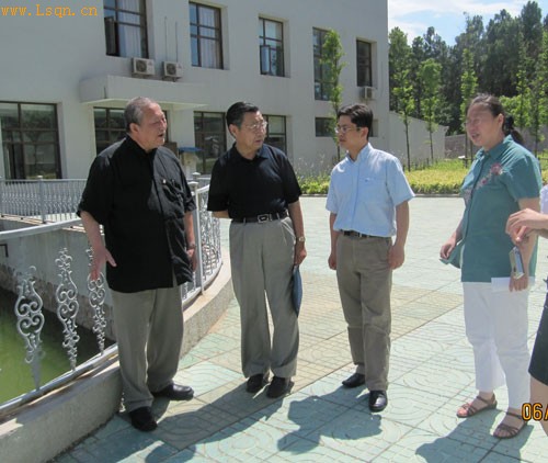 洪光良牧师探访母校金陵协和神学院