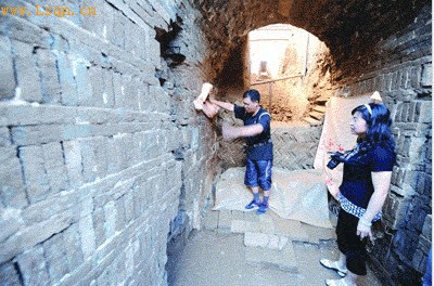 �ӱ�����Ĺ�־����ڻ� Ĺ�����������