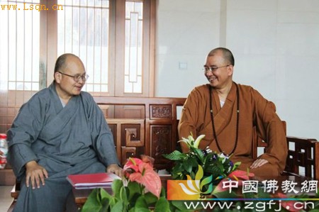 (组图)台湾台中慈光禅学院院长惠空法师一行参访北京龙泉寺