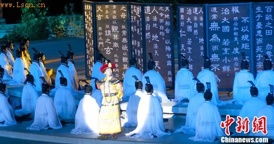 6��6������һ��ȫ��չʾ��������<span class=zhu>[ע: �μ���Ŀ�����峯 �� �壬�й���ʷ�����һ���⽨������������ͳ���߽�������������ʮ���꣨1616����Ŭ�����ࣨ����̫��Ŭ�����ࣩ�ƺ���]</span>��ʢʱ����ʷ��ò�������黳��ʷʫ������ȫ���ײ��Իʼ��Ļ�Ϊ����ġ���ʢ������������䡷ʵ���ݳ��ںӱ�ʡ<span class=zhu>[ע: �ƴ�����ʡ������ܻ���������ʡ����������ʡ������ʡ�У���ϵ��Ϊ���е�������ʡ������ʡ�����Ǻϳ�Ϊ��ʡ��ʡ������ʡ��Ϊ��ʡ����]</span>�е������ݡ�ͼΪ��С������ѧϰ������������緢 ����� ��